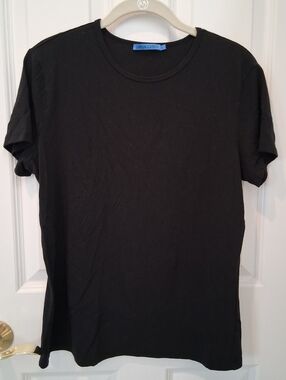 J. McLaughlin Black Short-Sleeve Crew Tee